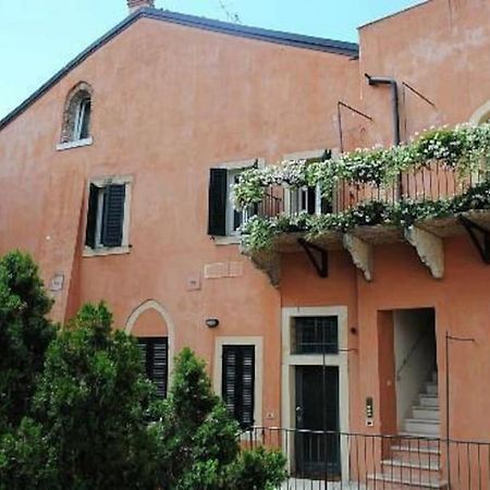 Abbraccio Di Verona Luaran gambar