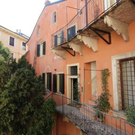 Abbraccio Di Verona Luaran gambar